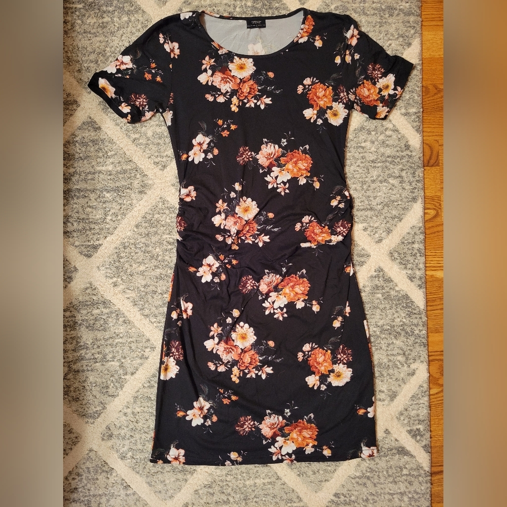 Maternity dress, Size Large